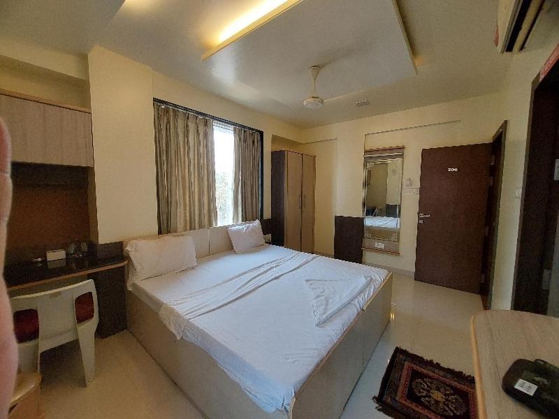 Super Hotel O Happy Homely Stay Near Pune Airport Khadki المظهر الخارجي الصورة